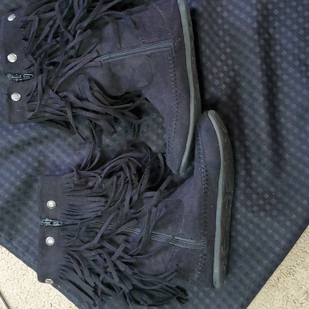 Mudd, black , fringe, zippered, boots, size 2M - Picture 5 of 7